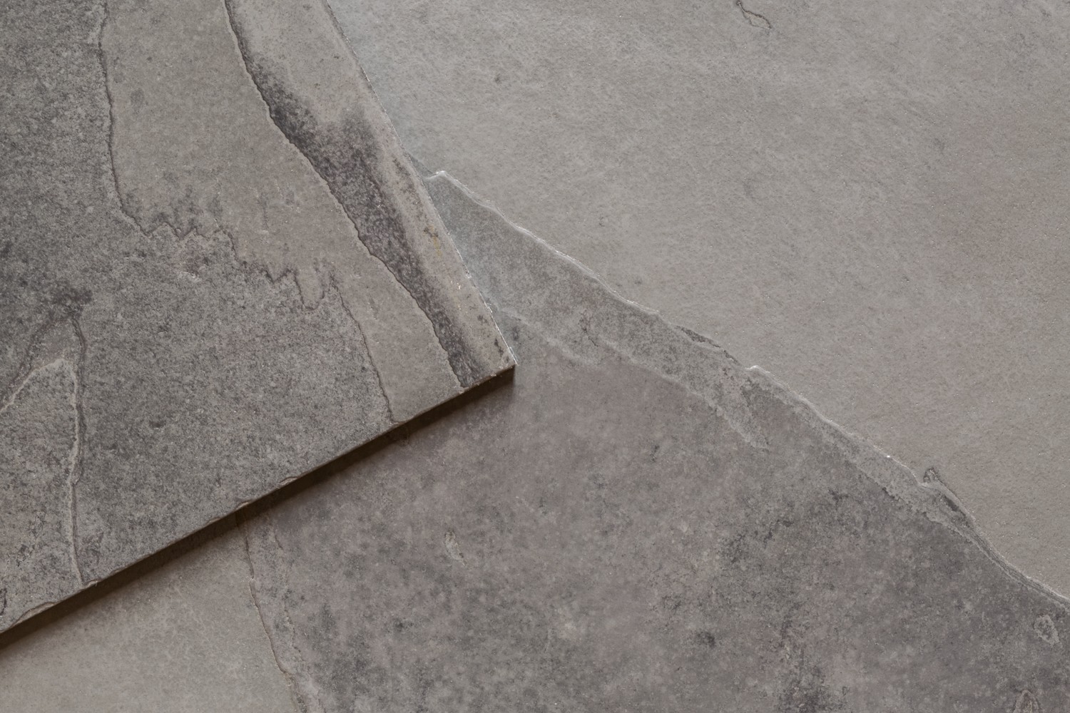 Ravendale® Graphite Antiqued