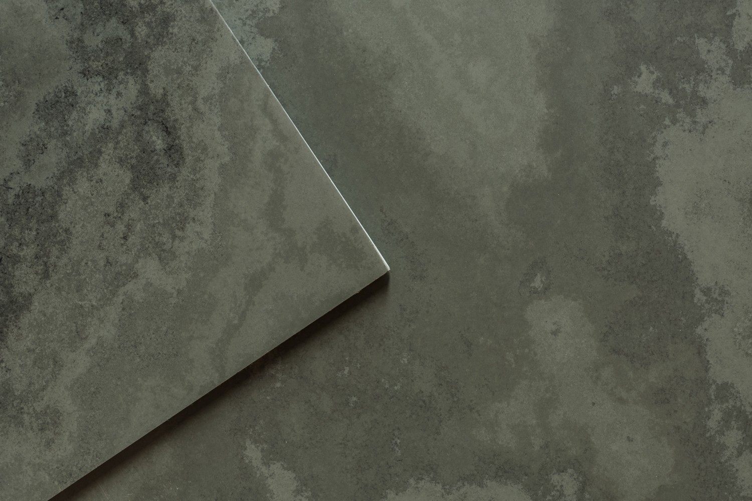 Ravendale® Graphite Honed