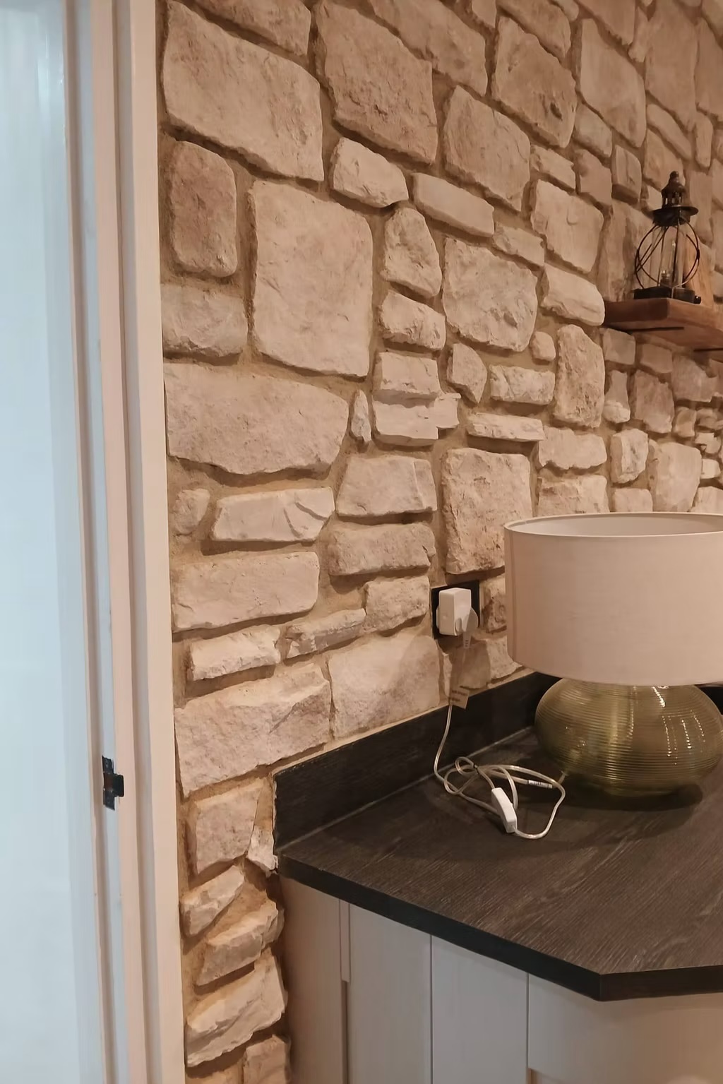 Dover White - Pre-Cast Stone VENEERS - Image 4
