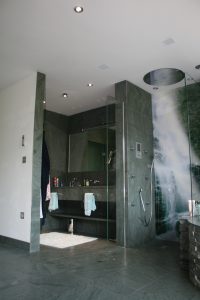 Bathroom using our Lakeland High Tarn Slate