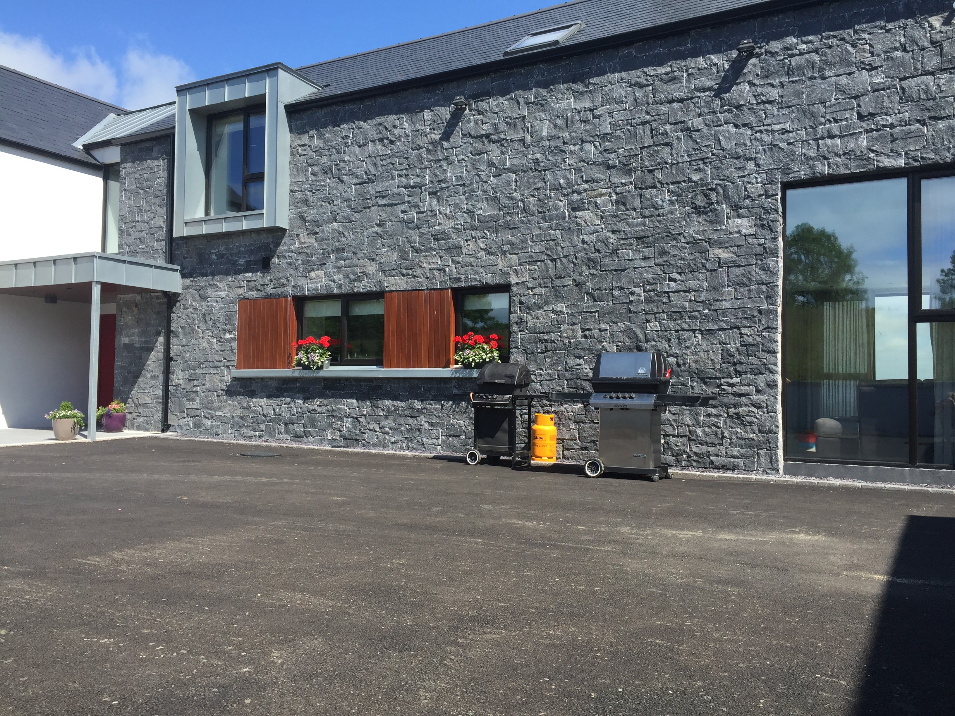 slips-blue-limestone-house
